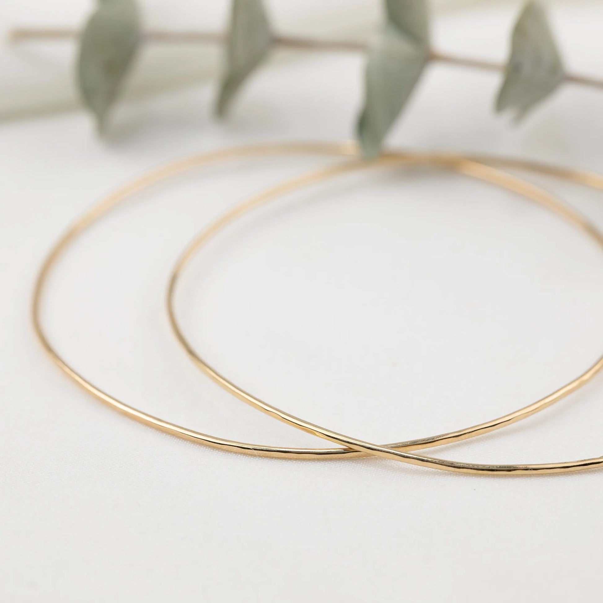 One Thin Solid Gold Bangle Bracelet, Gold Bangle 14K Yellow Gold, Rose Gold, White Gold, Hammered Stack Layered Dainty Simple Minimalist